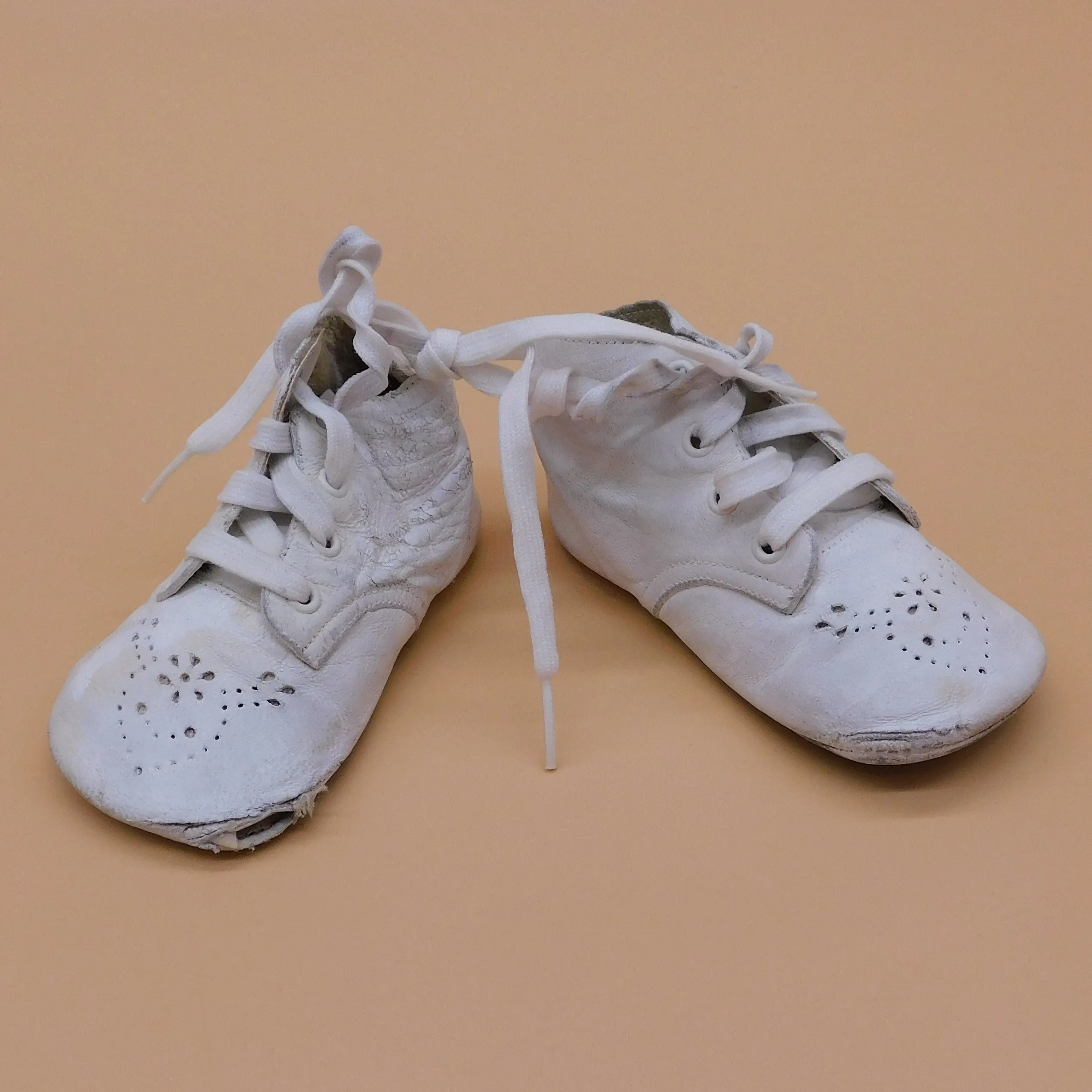 Vintage Mrs. Days Ideal Soft Sole Baby Shoes, White, (R95) FREE SHIPPING!!
